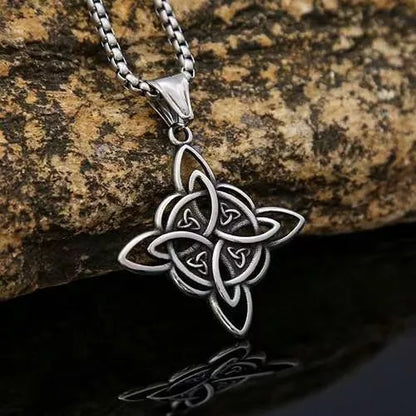 🌙 Witch's Knot Necklace